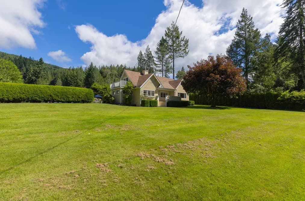 1266 REED ROAD, Gibsons, BC — Residential for Sale - Photo 2