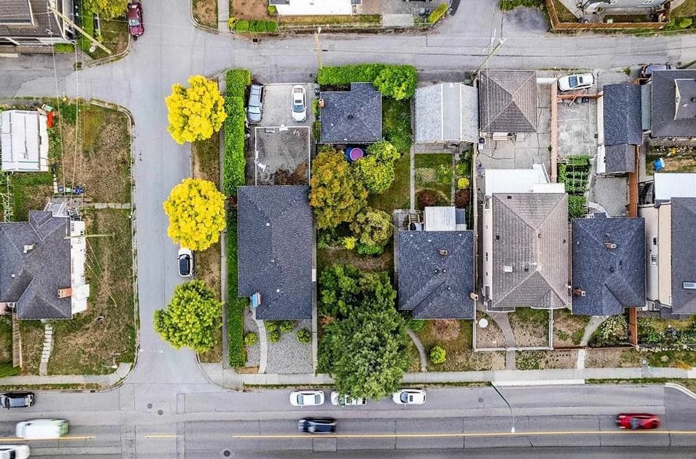 1280 E 33RD AVENUE, Vancouver, BC — Residential for Sale - Photo 2