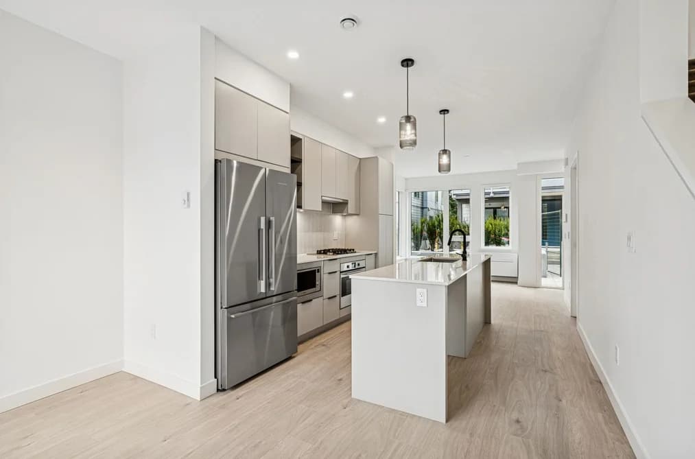 129 921 GRANT STREET, Coquitlam, BC — Residential for Sale - Main Photo