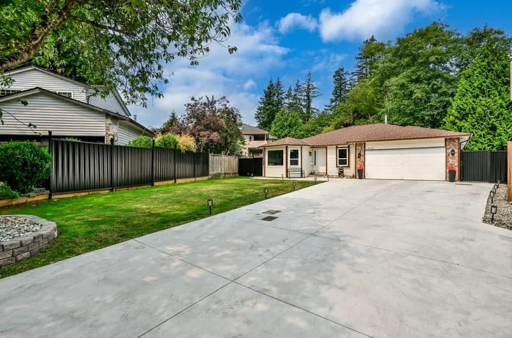 12925 65 AVENUE, Surrey, BC — Residential for Sale - Photo 2