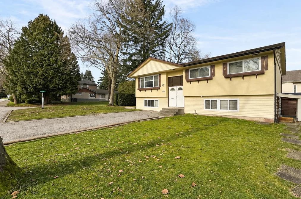 12959 CARLUKE CRESCENT, Surrey, BC — Residential for Sale - Photo 2