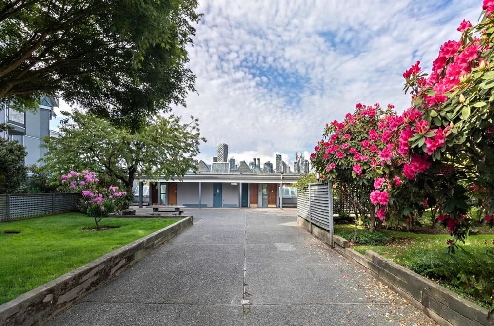 13 1355 W 4TH AVENUE, Vancouver, BC — Residential for Sale - Photo 2