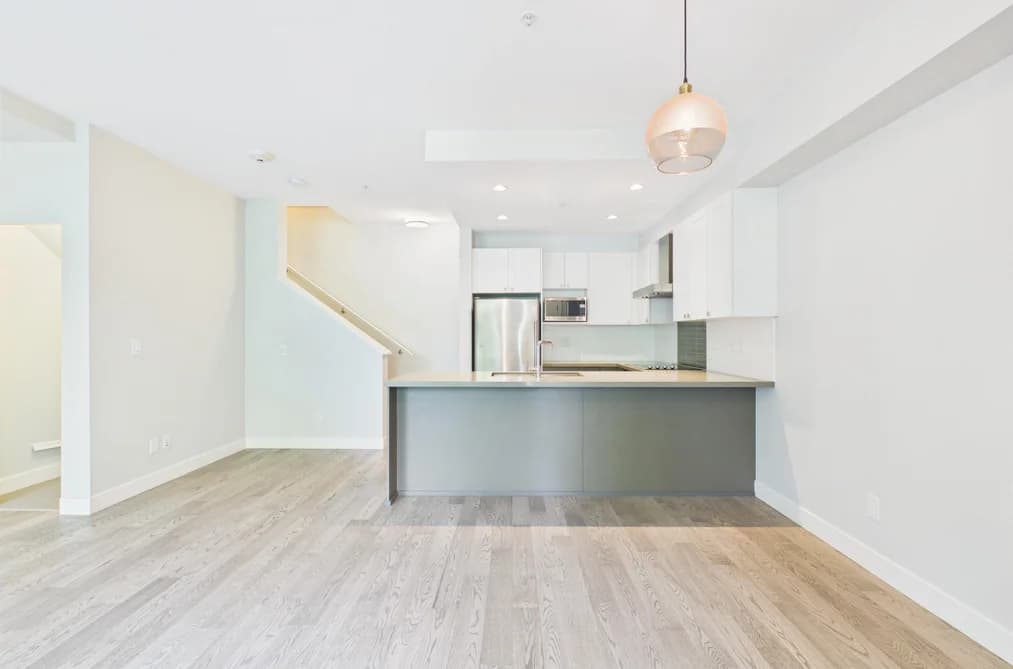 13 3201 NOEL DRIVE, Burnaby, BC — Residential for Sale - Photo 2