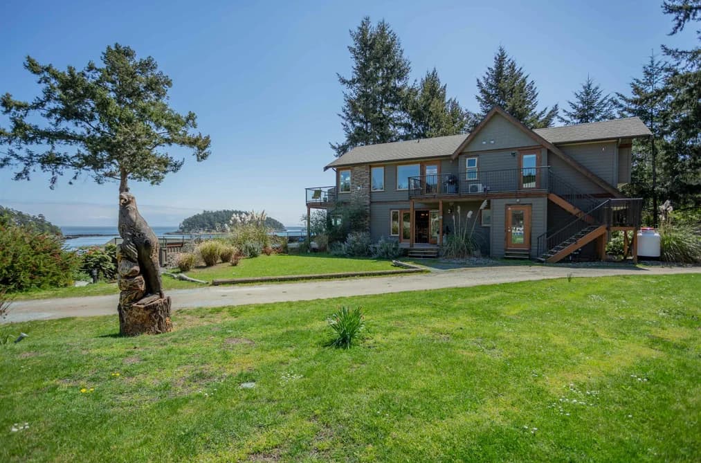 13 494 ARBUTUS DRIVE, Mayne Island, BC — Residential for Sale - Main Photo