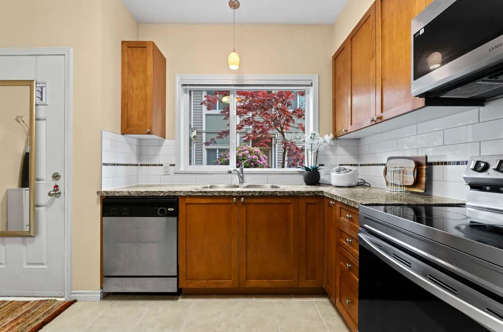13 621 LANGSIDE AVENUE, Coquitlam, BC — Residential for Sale - Photo 2