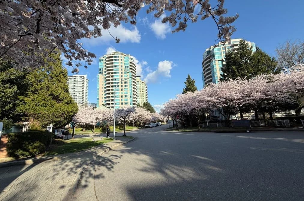13 6577 SOUTHOAKS CRESCENT, Burnaby, BC — Residential for Sale - Photo 2