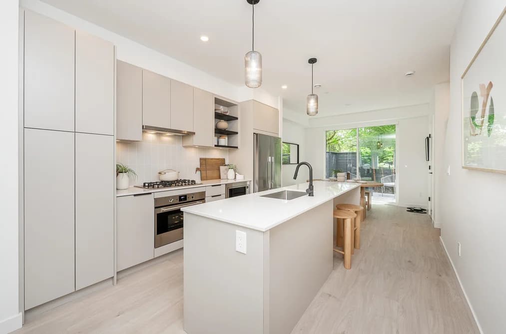 130 921 GRANT STREET, Coquitlam, BC — Residential for Sale - Main Photo