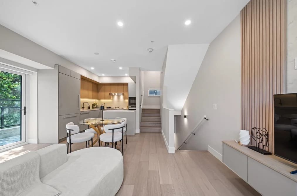 130 W WOODSTOCK AVENUE, Vancouver, BC — Residential for Sale - Main Photo