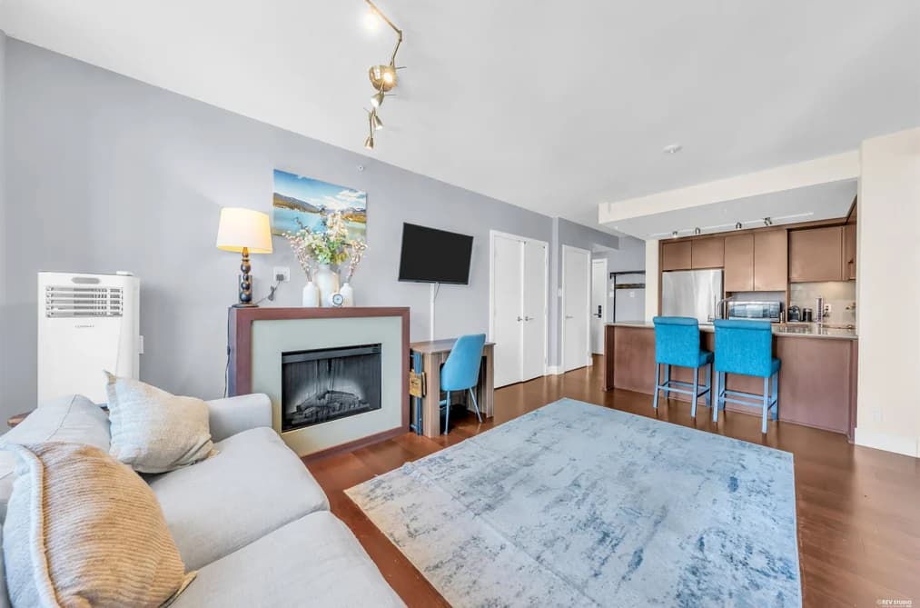 1301 158 W 13TH STREET, North Vancouver, BC — Residential for Sale - Main Photo