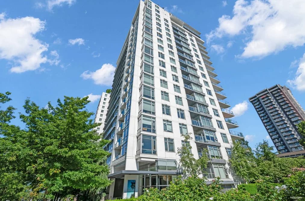 1301 158 W 13TH STREET, North Vancouver, BC — Residential for Sale - Photo 2