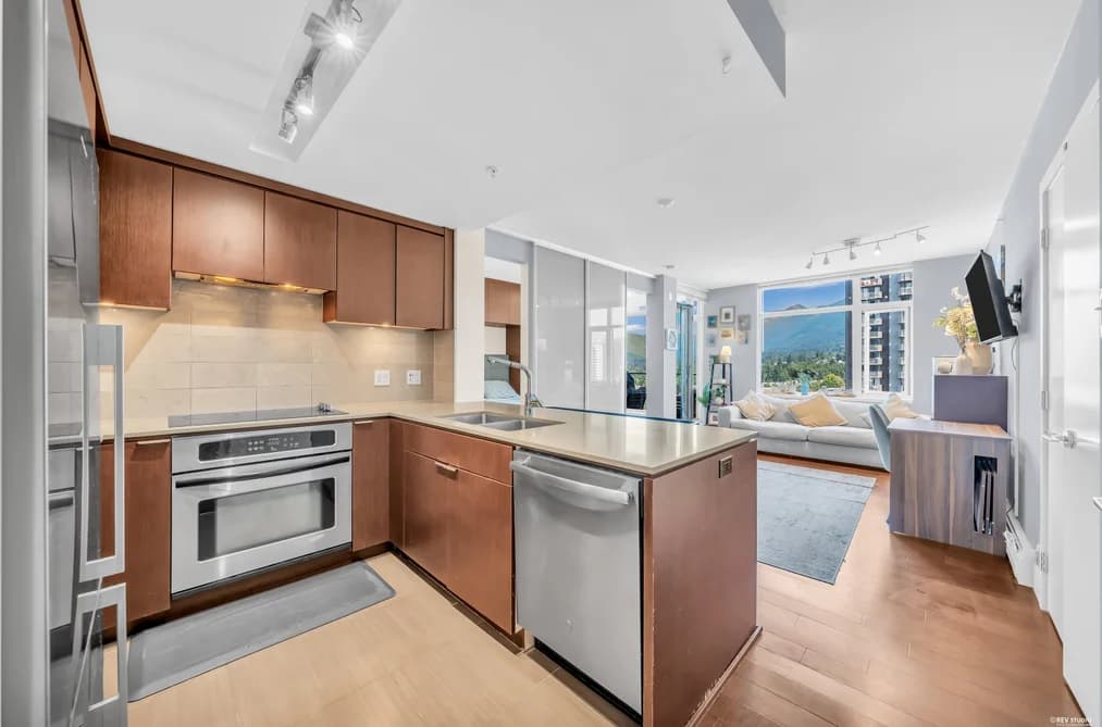 1301 158 W 13 STREET, North Vancouver, BC — Residential for Sale - Photo 2