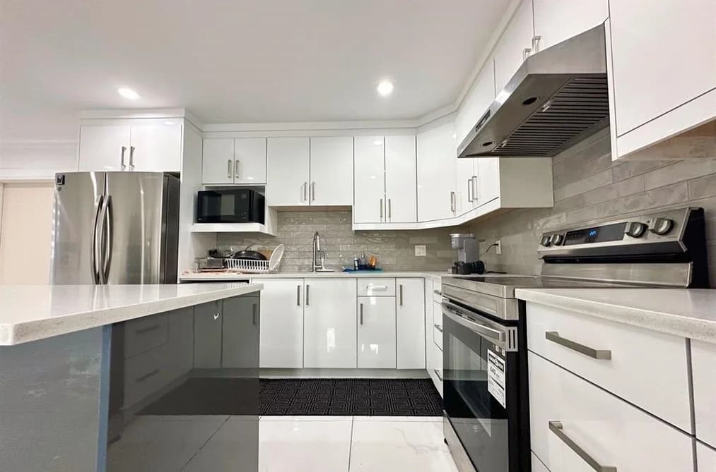 13017 64 AVENUE, Surrey, BC — Residential for Sale - Photo 2