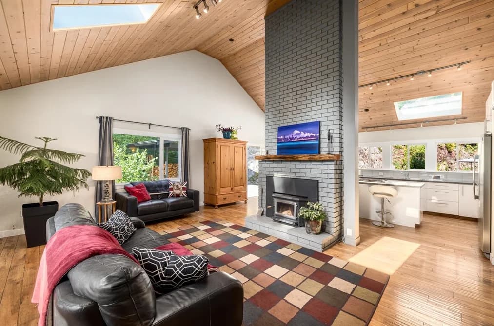 1302 ADAMS ROAD, Bowen Island, BC — Residential for Sale - Main Photo