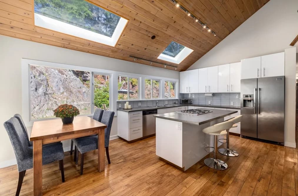 1302 ADAMS ROAD, Bowen Island, BC — Residential for Sale - Photo 2