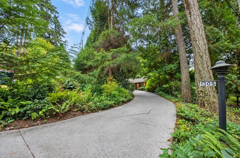 1305 GOWER POINT ROAD, Gibsons, BC — Residential for Sale - Main Photo