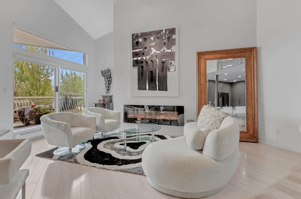 1306 33 CHESTERFIELD PLACE, North Vancouver, BC — Residential for Sale - Photo 2
