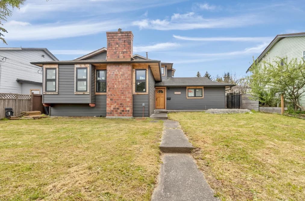 13076 64 AVENUE, Surrey, BC — Residential for Sale - Photo 2