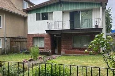 House for sale at 1320 E 11th Avenue Vancouver British Columbia - MLS: R3108405