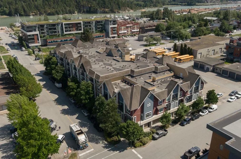 1320 MAIN STREET, Squamish, BC — Residential for Sale - Photo 2