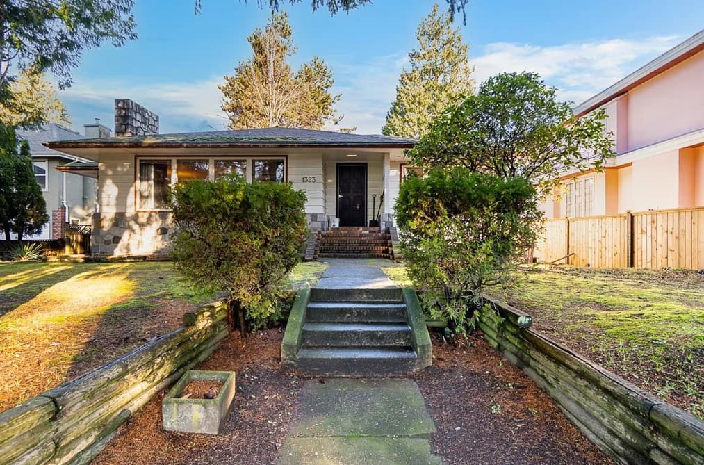 1323 W 49TH AVENUE, Vancouver, BC — Residential for Sale - Photo 2