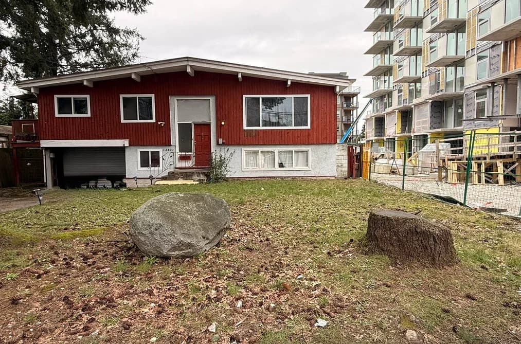 13231 104A AVENUE, Surrey, BC — Residential for Sale - Photo 2
