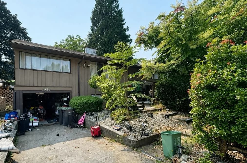 1324 WILLOW WAY, Coquitlam, BC — Residential for Sale - Photo 2