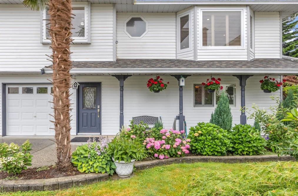 13251 82B AVENUE, Surrey, BC — Residential for Sale - Photo 2
