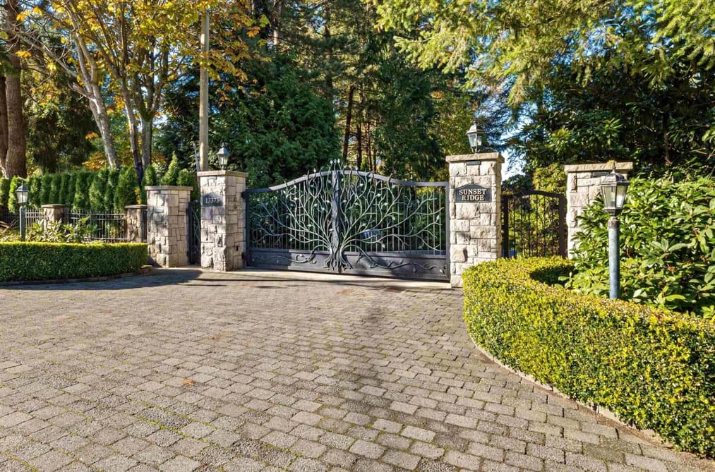 13375 CRESCENT ROAD, Surrey, BC — Residential for Sale - Photo 2