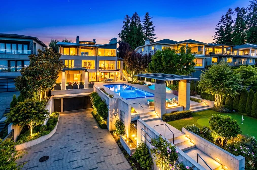 13386 MARINE DRIVE, Surrey, BC — Residential for Sale - Main Photo