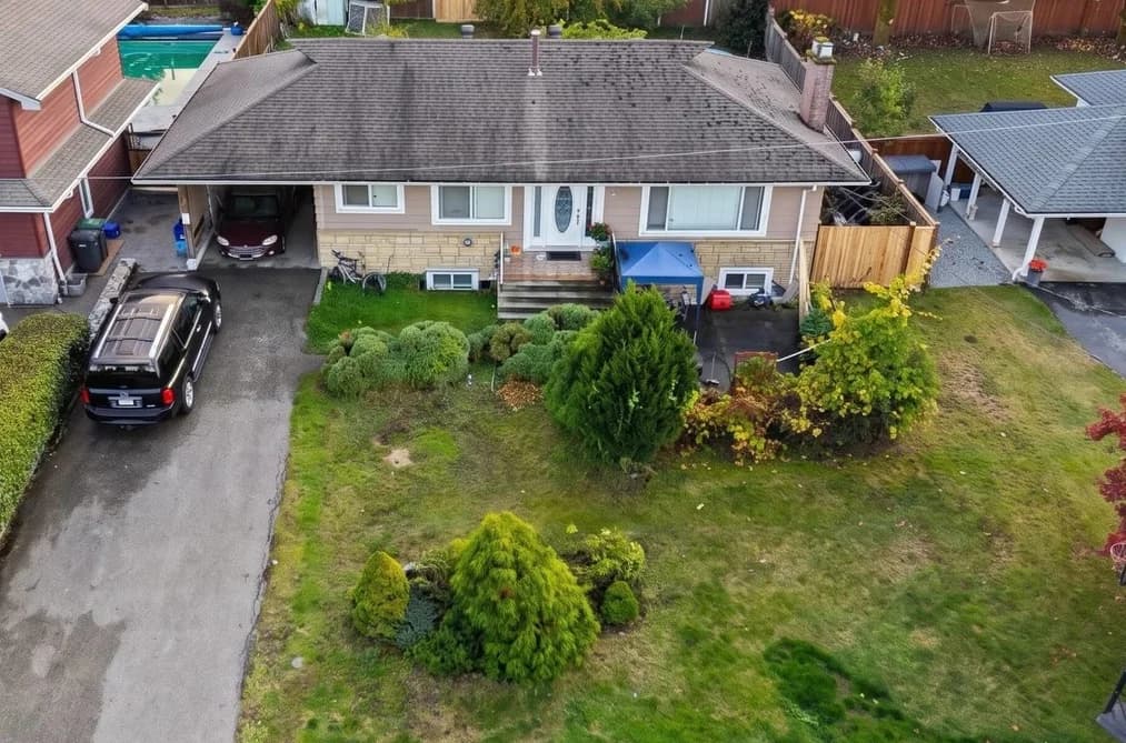 1340 WILLOW WAY, Coquitlam, BC — Residential for Sale - Photo 2