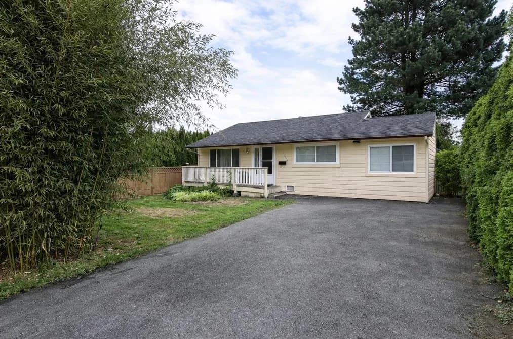 13475 HILTON ROAD, Surrey, BC — Residential for Sale - Photo 2