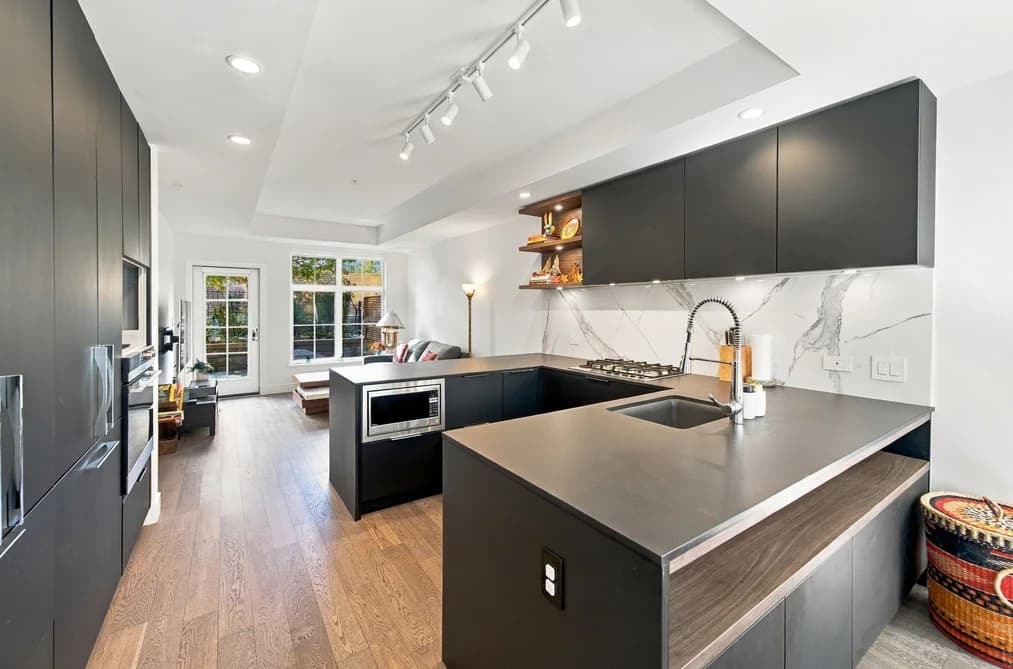 135 2070 CURLING ROAD, North Vancouver, BC — Residential for Sale - Photo 2