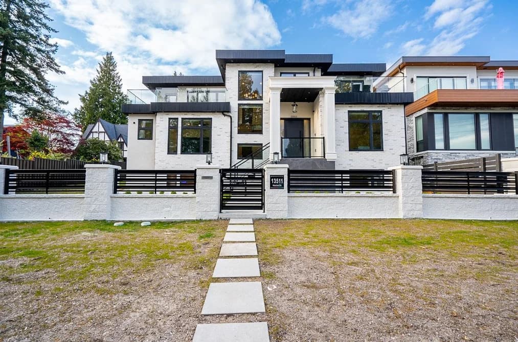 13511 MARINE DRIVE, Surrey, BC — Residential for Sale - Main Photo