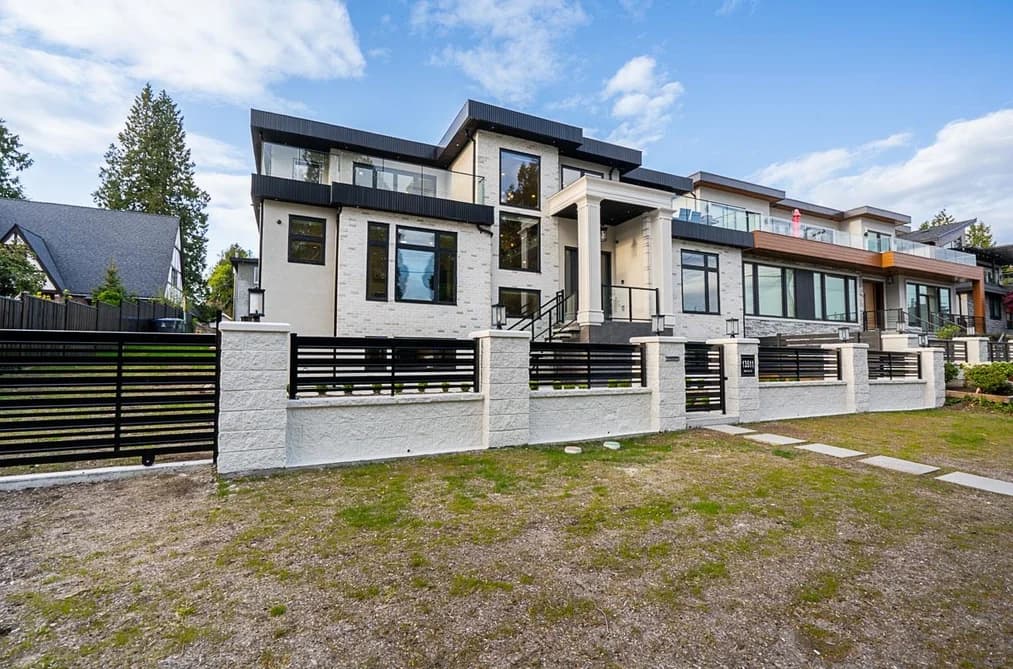 13511 MARINE DRIVE, Surrey, BC — Residential for Sale - Photo 2