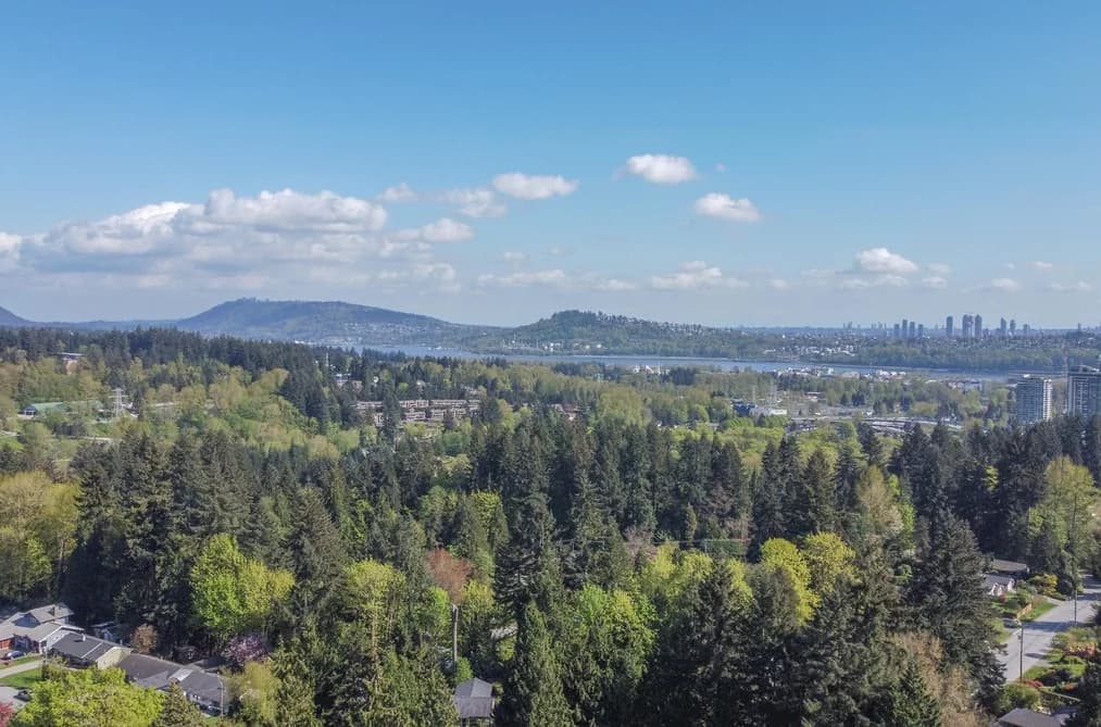 1352 E 16TH STREET, North Vancouver, BC — Residential for Sale - Photo 2
