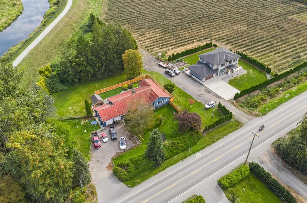 13540 NEAVES ROAD, Pitt Meadows, BC — Residential for Sale - Photo 2