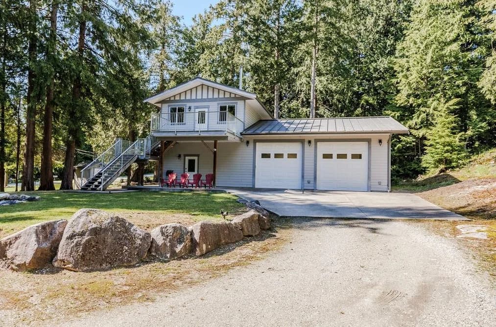 1356 ROBERTS CREEK ROAD, Roberts Creek, BC — Residential for Sale - Photo 2