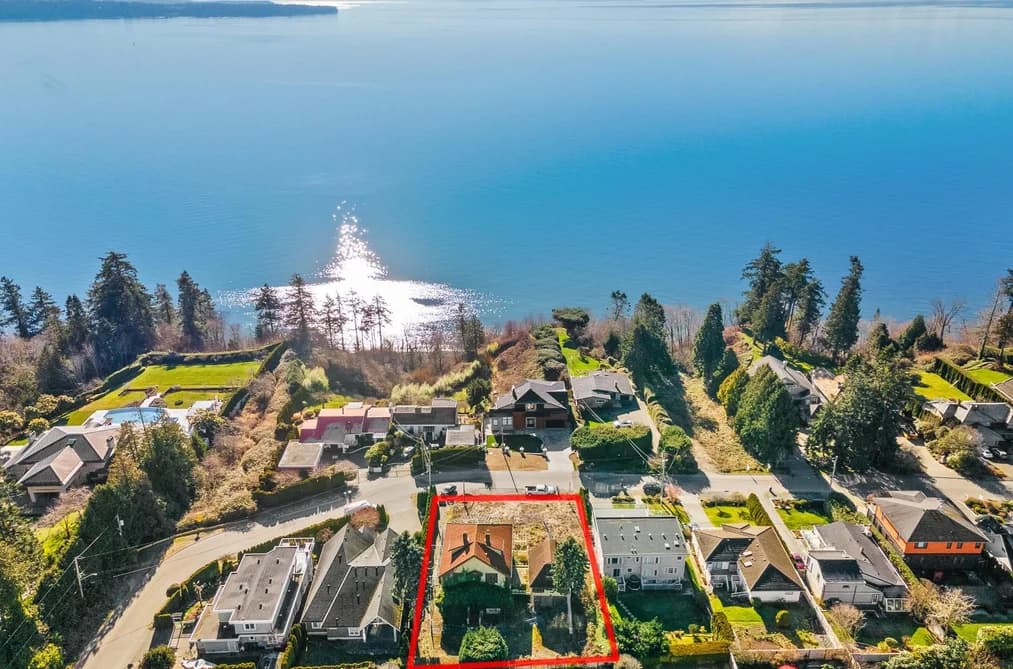 13567 13A AVENUE, Surrey, BC — Residential for Sale - Photo 2