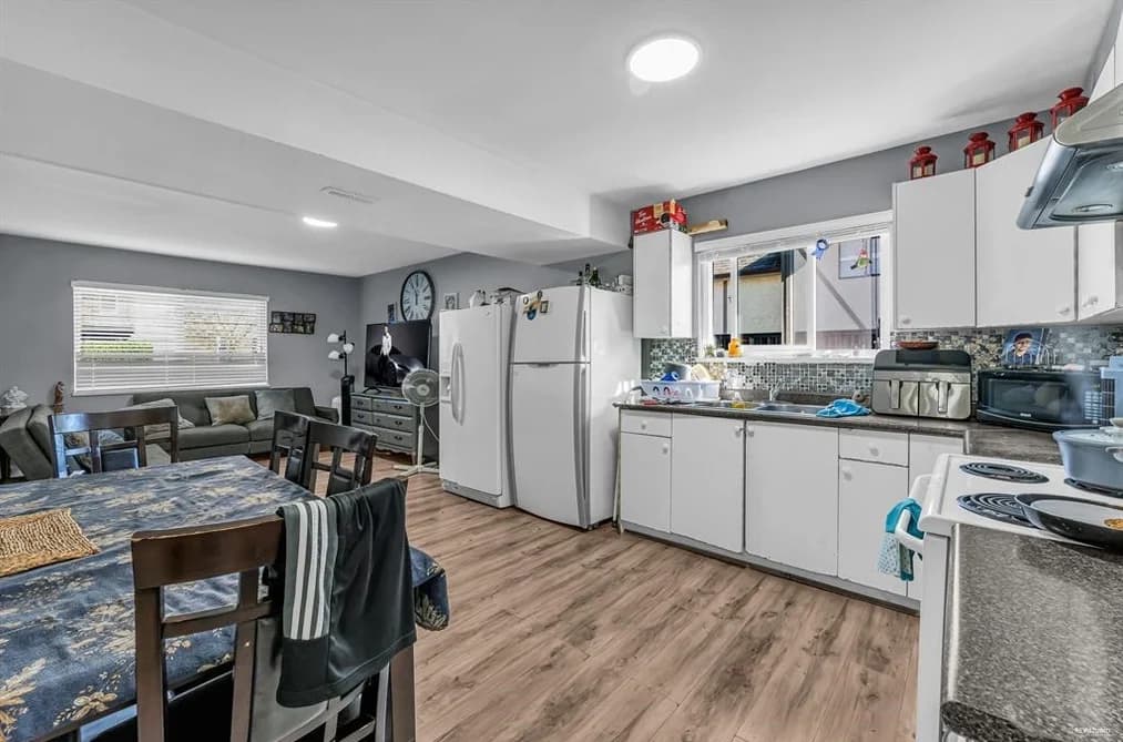 13572 68 AVENUE, Surrey, BC — Residential for Sale - Photo 2
