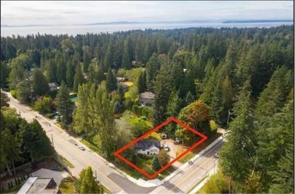 13590 20 AVENUE, Surrey, BC — Residential for Sale - Photo 2