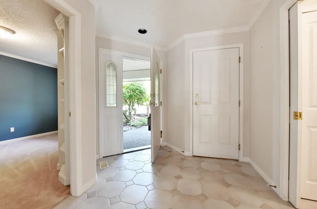 136 4001 OLD CLAYBURN ROAD, Abbotsford, BC — Residential for Sale - Photo 2