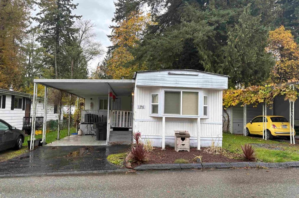 136 7790 KING GEORGE BOULEVARD, Surrey, BC — Residential for Sale - Photo 2