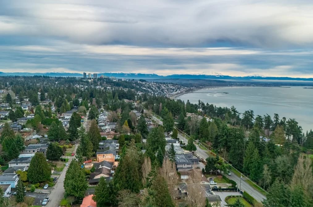 13600 BLACKBURN AVENUE, White Rock, BC — Residential for Sale - Photo 2
