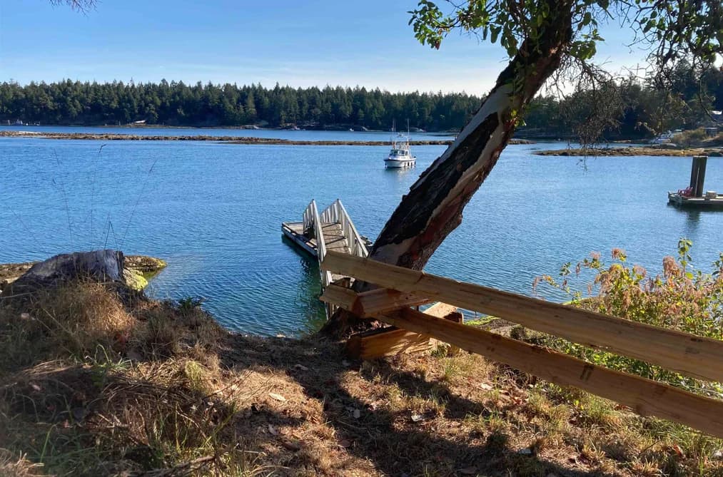 1361 STURDIES BAY ROAD, Galiano Island, BC — Residential for Sale - Photo 2
