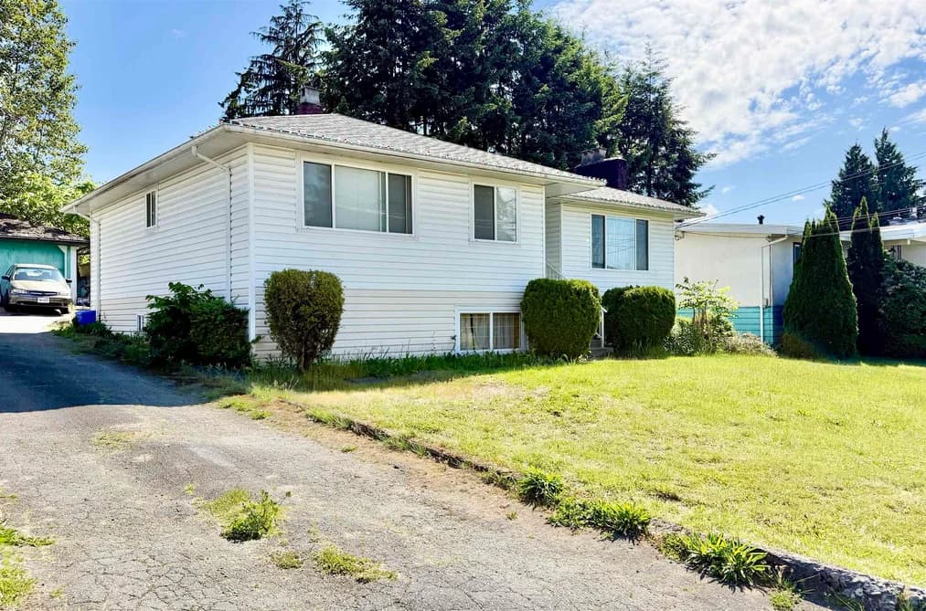 13688 113 AVENUE, Surrey, BC — Residential for Sale - Photo 2