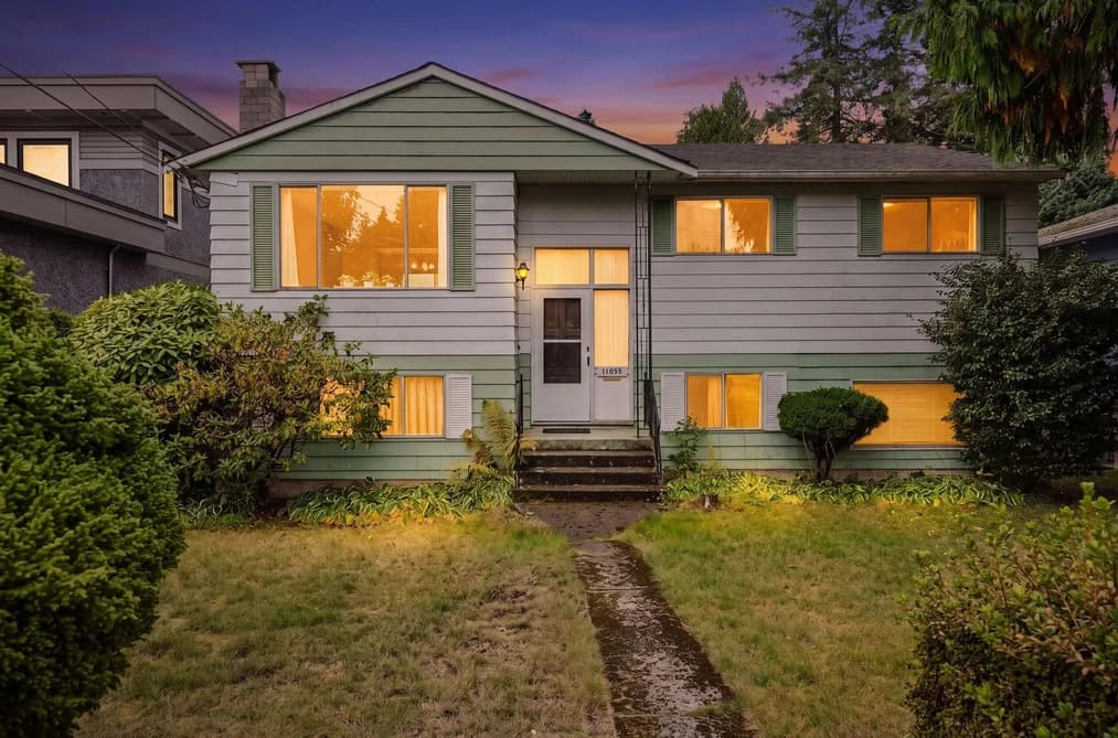 13696 BLACKBURN AVENUE, White Rock, BC — Residential for Sale - Main Photo