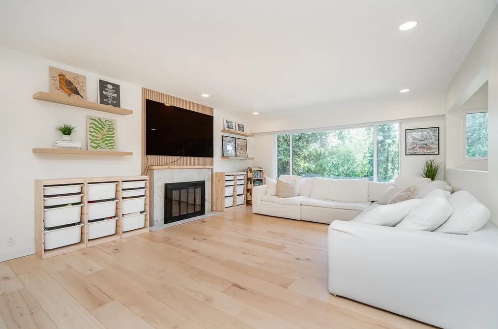 137 COLLEGE PARK WAY, Port Moody, BC — Residential for Sale - Photo 2
