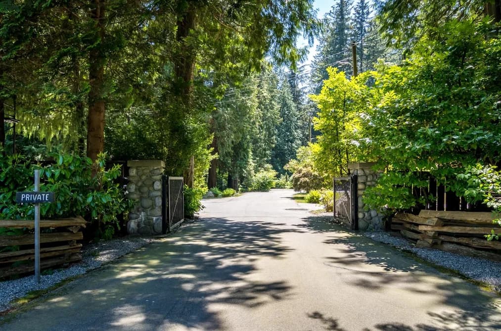 1371 SUNSHINE COAST HIGHWAY, Gibsons, BC — Residential for Sale - Photo 2