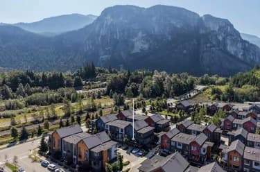 Townhouse for sale at 1374 Marinaside Place Squamish British Columbia - MLS: R3156105