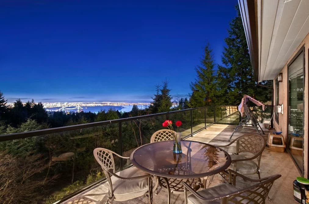 1375 BURNSIDE ROAD, West Vancouver, BC — Residential for Sale - Photo 2